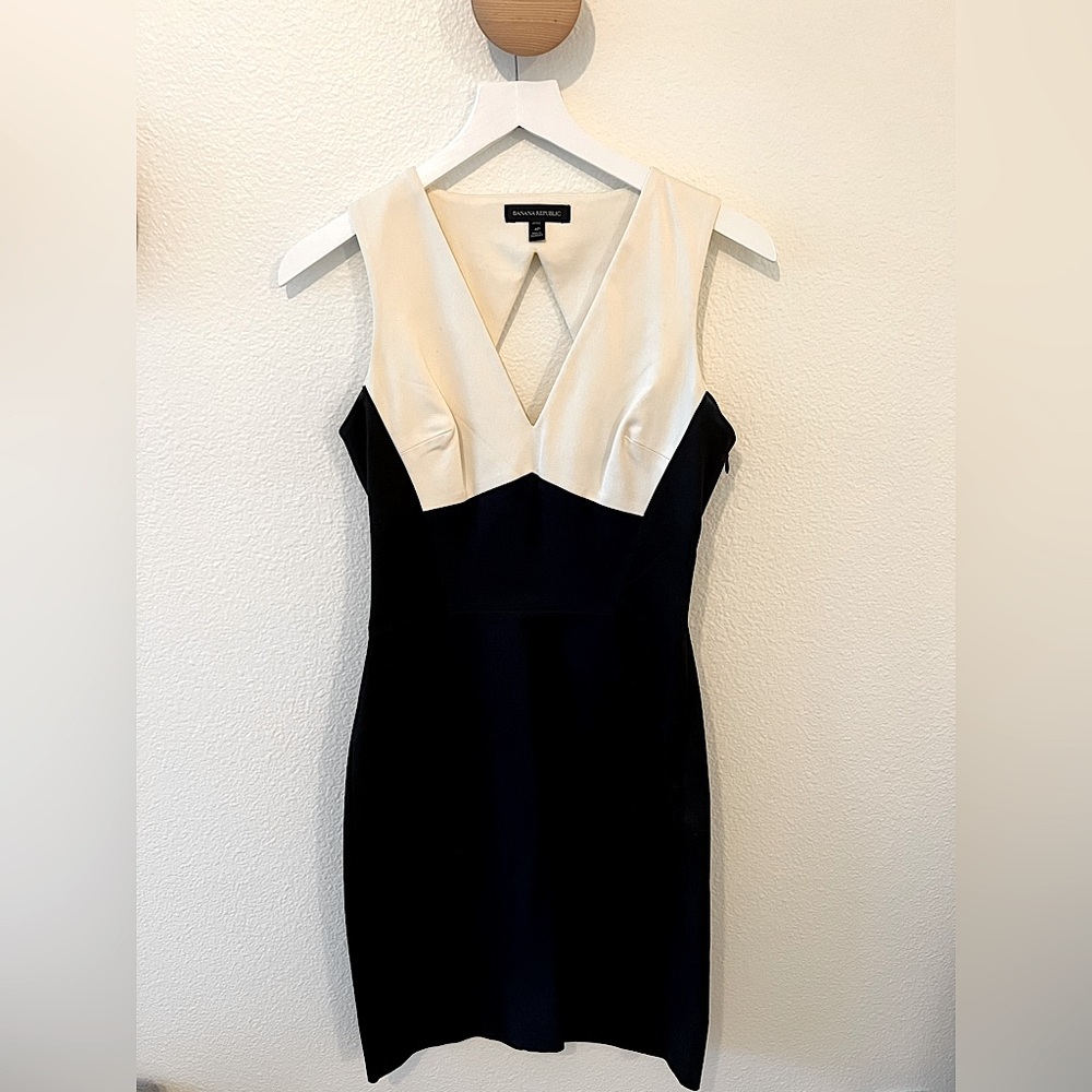 Banana Republic 3 tone bodycon dress